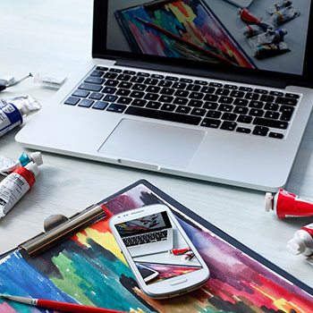 篮网小前锋突破得分，带领球队飞奔